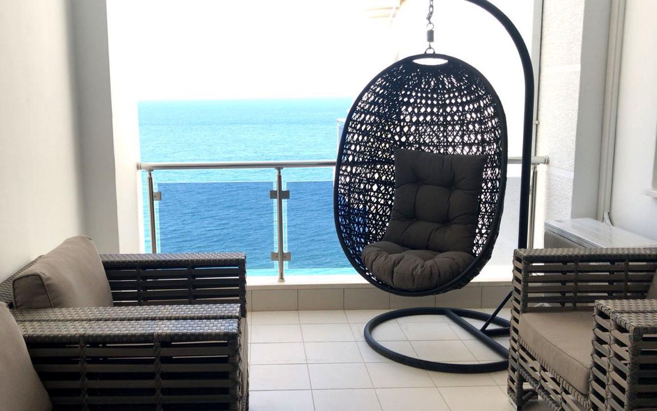 White Luxury * Saranda