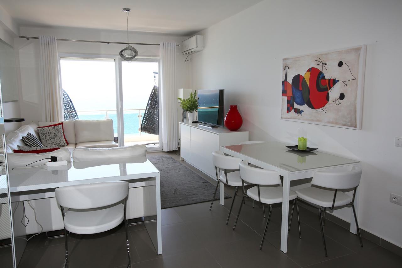 White Luxury Appartement
