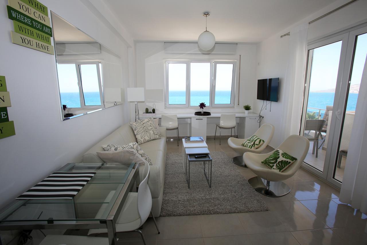 White Luxury * Saranda